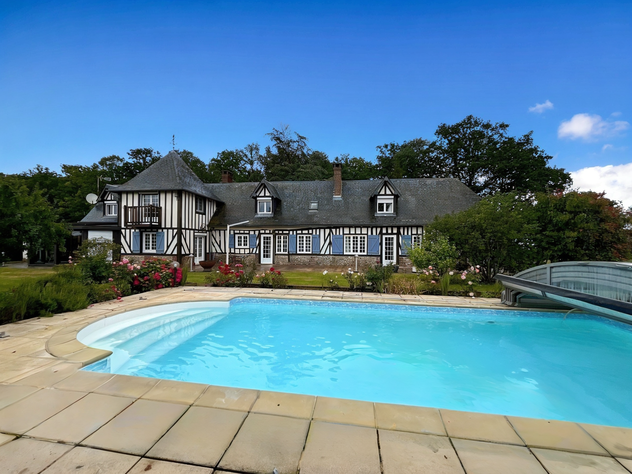 Piscine Cottage Bleu vers Bernay